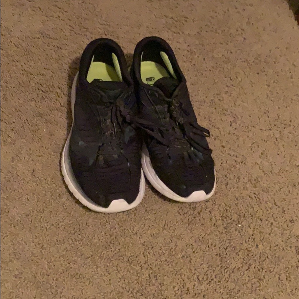 Men’s running shoes